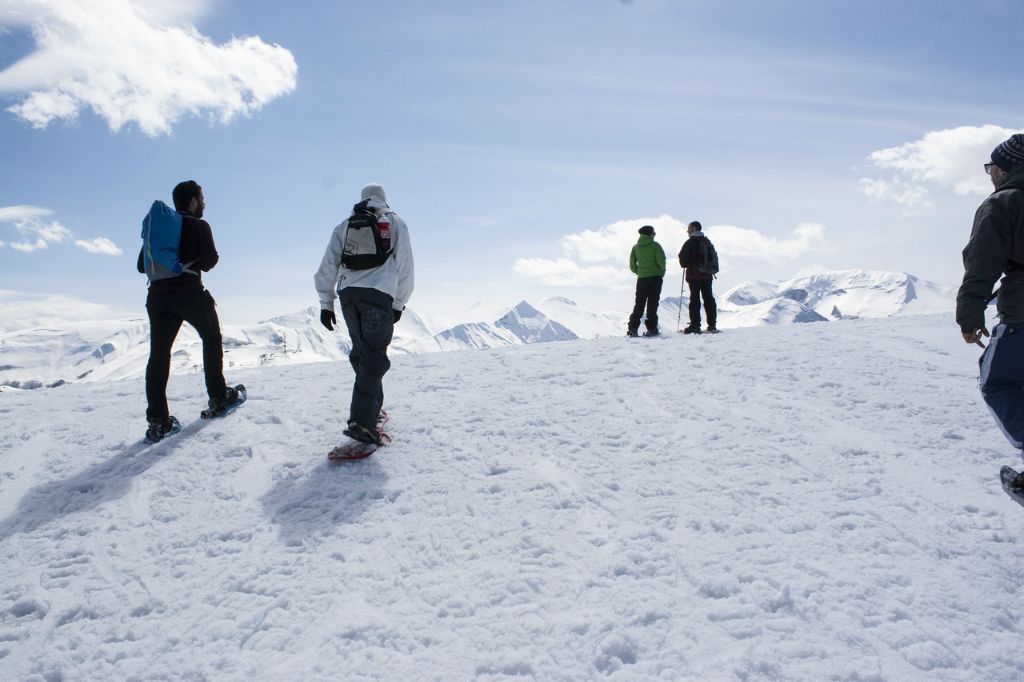 Si comincia con la Neve: Ciaspolata ai Piani di Ragnolo Domenica 3 Dicembre
