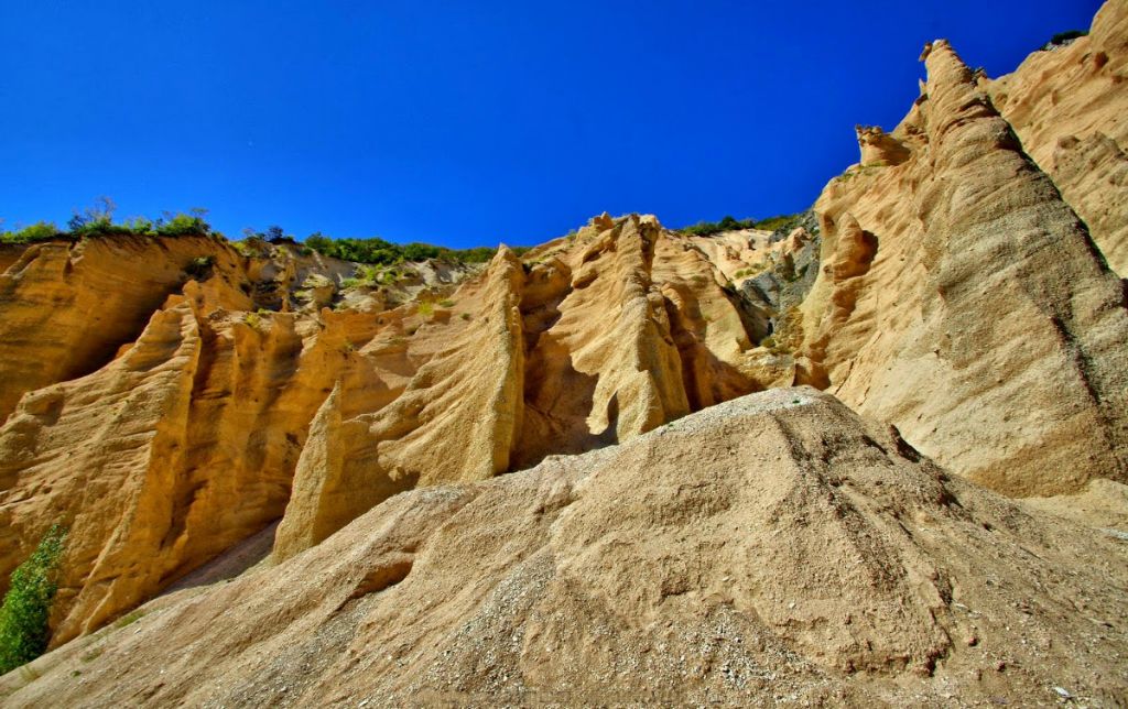 Andiamo alla scoperta delle Lame Rosse Martedì 7 Giugno